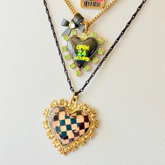 Betsey Johnson ‘First Date’ RARE Diner Theme Necklace - Picture 3 of 7